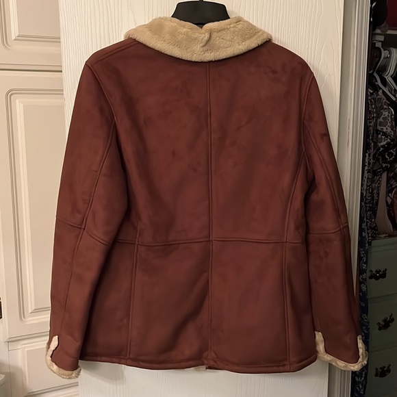 Gallery Faux Fur Jacket - Picture 3 of 5